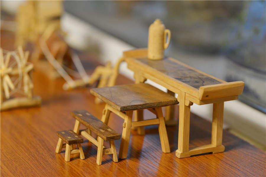 Miniature wooden furniture made by Chen Hesheng. (Photo/Asianewsphoto)