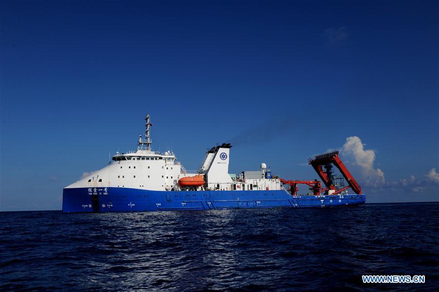 The oceanic research vessel Tansuo-1 berths in the South China Sea, May 21, 2018. Well-known geologist Wang Pinxian, 82, an academician at the Chinese Academy of Sciences, conducted his 3rd dive in the South China Sea on Monday, and it\'s also the 76th successful dive of the submersible Deep Sea Warrior.(Xinhua/Zhang Jiansong)