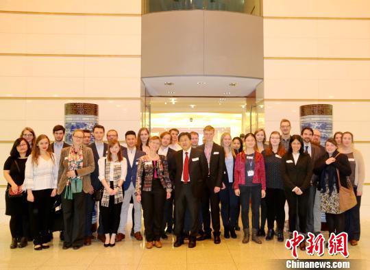 Students from China and Germany pose for a photo. (Photo/China News Service)

Education 

China started to send students to Germany in 1974.

The Goethe-Institute is Germany’s worldwide cultural institute. Established in 1988, its Beijing branch was the earliest overseas cultural organization in China.

The two countries signed a mutual recognition agreement on higher education qualifications in April, 2002, the first of its kind signed by China and a developed western country.

Germany is also China’s biggest partner in vocational education cooperation.

By the end of March 2018, there were 19 Confucius Institutes and six Confucius Classrooms in Germany.