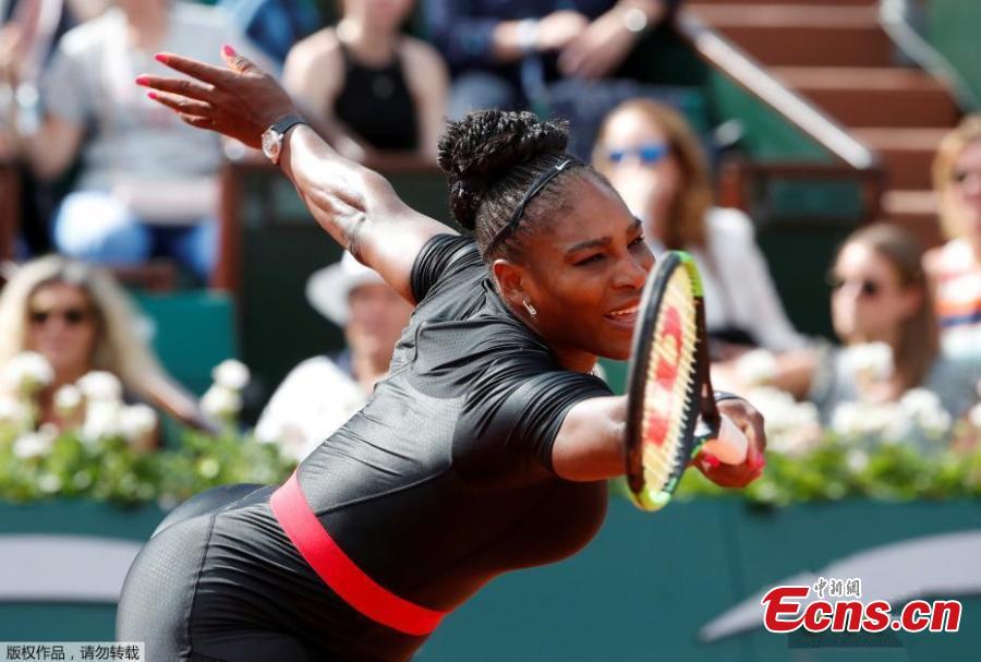 Serena Williams of the U.S in action during her match against Czech Republic\'s Kristyna Pliskova in the first round of the French Open in Paris, France on May 29, 2018, her first Grand Slam appearance since the Australian Open in 2017, when she won it while pregnant with daughter Alexis Olympia. (Photo/Agencies)