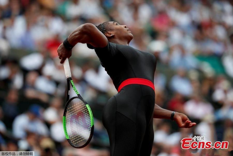 Serena Williams of the U.S in action during her match against Czech Republic\'s Kristyna Pliskova in the first round of the French Open in Paris, France on May 29, 2018, her first Grand Slam appearance since the Australian Open in 2017, when she won it while pregnant with daughter Alexis Olympia. (Photo/Agencies)