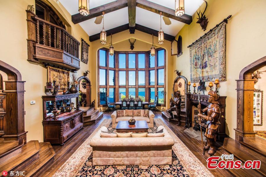 John Alexander Lavender II has built a castle, known as Highlands Castle, in Bolton, Landing, New York, to keep a promise he made to his then 3-year-old son in 1978. The huge mountainside home, with a whopping price tag of $12.8 million, offers stunning views over glimmering Lake George below. (Photo/IC)