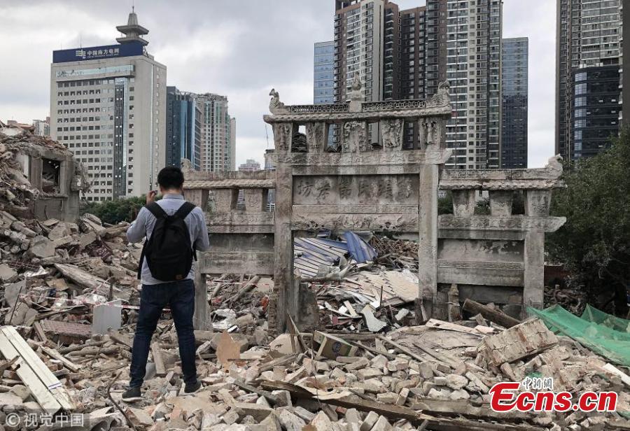 A memorial archway from the Qing Dynasty (1644-1911) has been discovered during renovation work in a community in Guiyang City in Southwest China’s Guizhou Province. The eight-meter-tall, nine-meter-wide structure was originally constructed to honor the filial piety of a woman to her parents-in-law in 1841. The existence of the cultural relic has only recently been publicly known as it was long hidden in a private residence. (Photo/VCG)