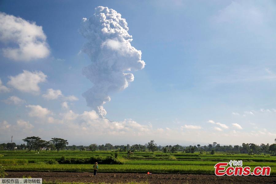 Mount Merapi volcano erupts in Magelang, Central Java, Indonesia June 1, 2018. The volcano spewed ash reaching up to 6,000 meters. Officials have advised people to stay outside a 3-kilometer radius of Merapi’s peak. (Photo/Agencies)