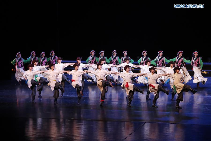 Chinese dancers perform during a folk dance show of the Shanghai Cooperation Organization (SCO) art festival held in Beijing, capital of China, June 1, 2018. (Xinhua/Shen Bohan)