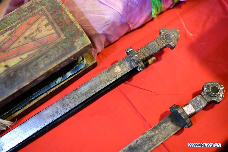 Photo taken on March 15, 2018 shows cultural relics preserved at Dana Temple in Yushu Tibetan Autonomous Prefecture, northwest China\'s Qinghai Province. Dana Temple is closely related to the Epic of King Gesar and preserves a number of relevant relics. (Xinhua/Wu Gang)