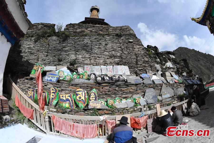 A view of the stone sutras at Bangtuo Monastery, Rangtang County, Southwest China\'s Sichuan Province. The monastery is home to 500,000 stone slabs inscribed with Tripitaka scriptures, which were made in the Ming and Qing dynasties by more than 60 masons over a period of nine years on an area of 598 square meters, the largest and best-preserved stone sutras in the world. (Photo: China News Service/An Yuan)
