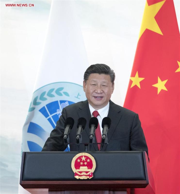 Chinese President Xi Jinping addresses a banquet held for guests attending the 18th Shanghai Cooperation Organization (SCO) summit in Qingdao, east China\'s Shandong Province, June 9, 2018. (Xinhua/Xie Huanchi)