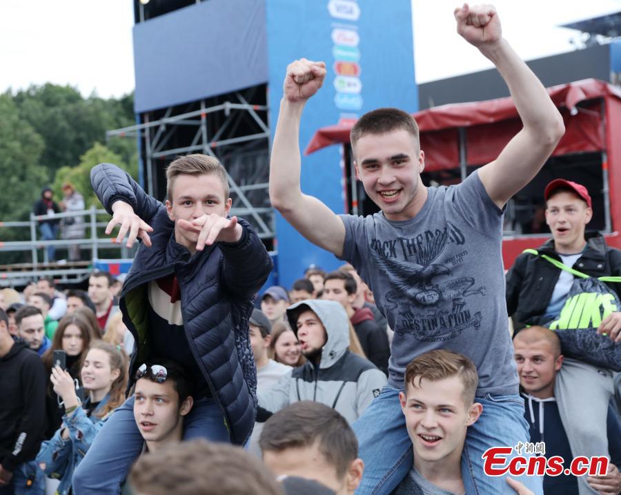 People attend the official opening ceremony of the FIFA Fan Fest in Moscow, Russia, on June 10, 2018, ahead of the Russia 2018 World Cup. A number of Russian celebrities performed at the festival opening concert. Russia will host its first World Cup from June 14 to July 15. (Photo: China News Service/Wang Xiujun)