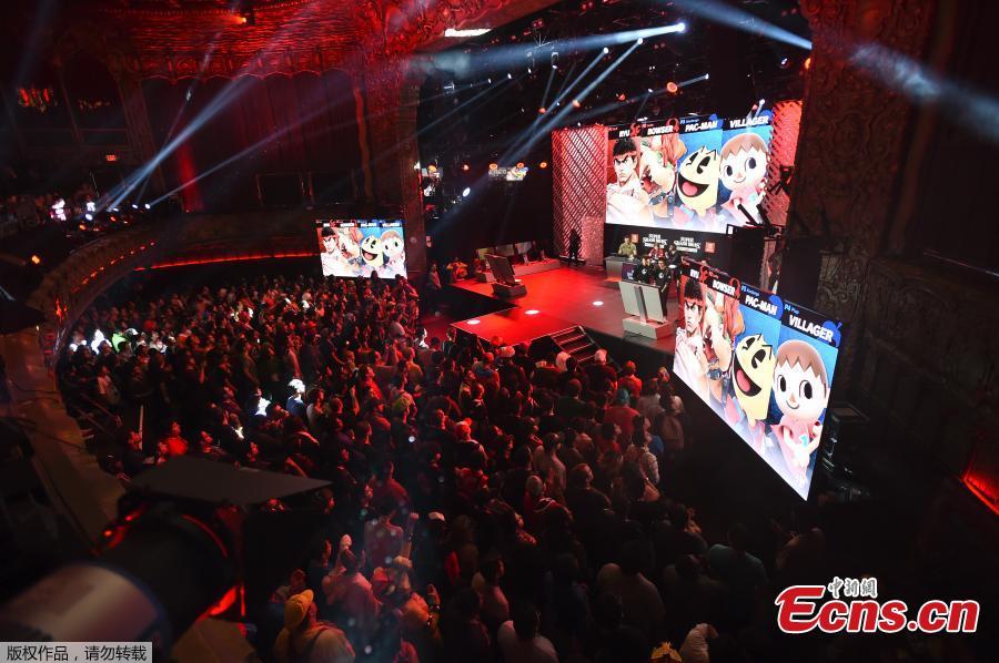 In this photo provided by Nintendo of America, fans gather at the Belasco Theater in Los Angeles, June 12, 2018, for the Splatoon 2 World Championship and the Super Smash Bros. Invitational 2018 tournaments. (Photo/Agencies)