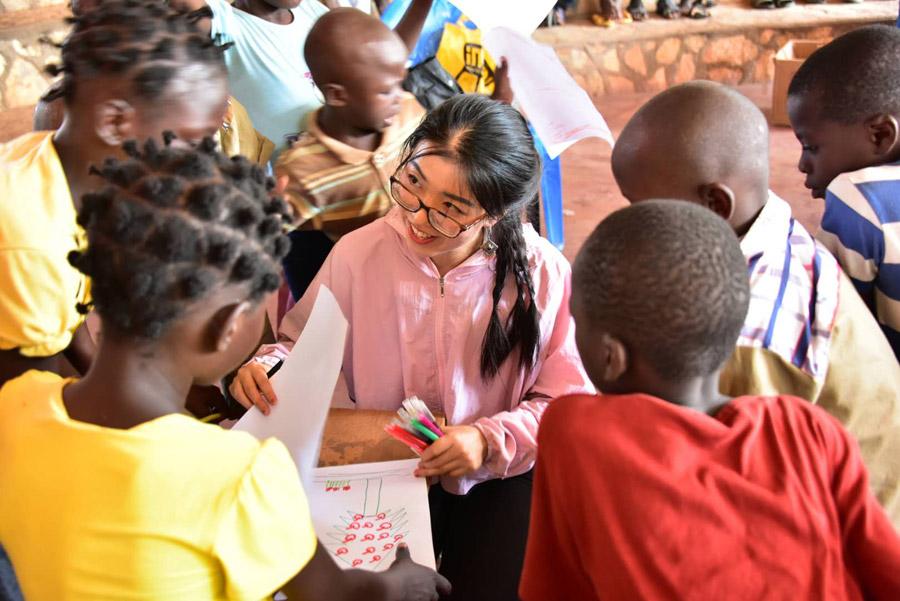 Children at the SOS International Children\'s Village in the Central African Republic. (Photo by Song Wenhui/for China Daily)
Sun said: \