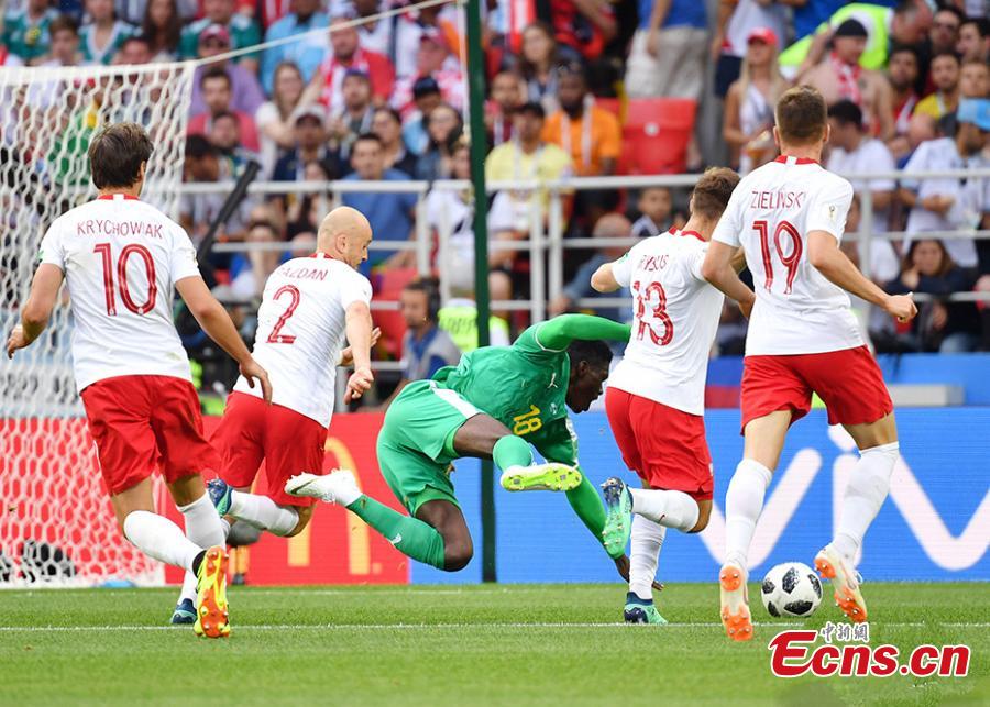 A match between Senegal and Poland in Group H of the World Cup in Spartak Stadium, Moscow, Russia, June 19, 2018. Senegal recorded the first African win at the 2018 World Cup when they beat Poland 2-1 on Tuesday thanks to a deflected Thiago Cionek own goal and a terrible error by Polish \'keeper Wojciech Szczesny. (Photo: China News Service/Mao Jianjun)