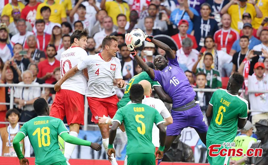 A match between Senegal and Poland in Group H of the World Cup in Spartak Stadium, Moscow, Russia, June 19, 2018. Senegal recorded the first African win at the 2018 World Cup when they beat Poland 2-1 on Tuesday thanks to a deflected Thiago Cionek own goal and a terrible error by Polish \'keeper Wojciech Szczesny. (Photo: China News Service/Mao Jianjun)