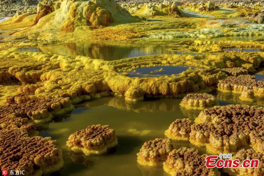 Photo taken by Neta Dekel of Israel shows the natural acid pools near the Erta Ale volcano deep in heart of the Danakil Desert in East Africa. (Photo/IC)