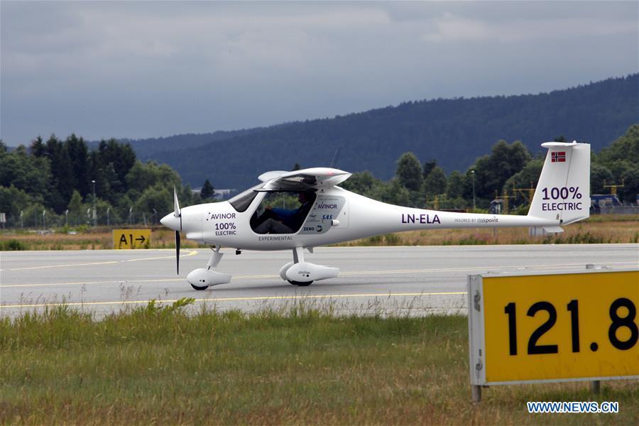 The two-seat electric aircraft, Alpha Electro G2, is seen at the airport in Oslo, Norway, June 18, 2018. Norway\'s first electric aircraft took to the skies on Monday as the Nordic country that is known for electric cars vowed to electrify its aviation as well. (Xinhua/Liang Youchang)