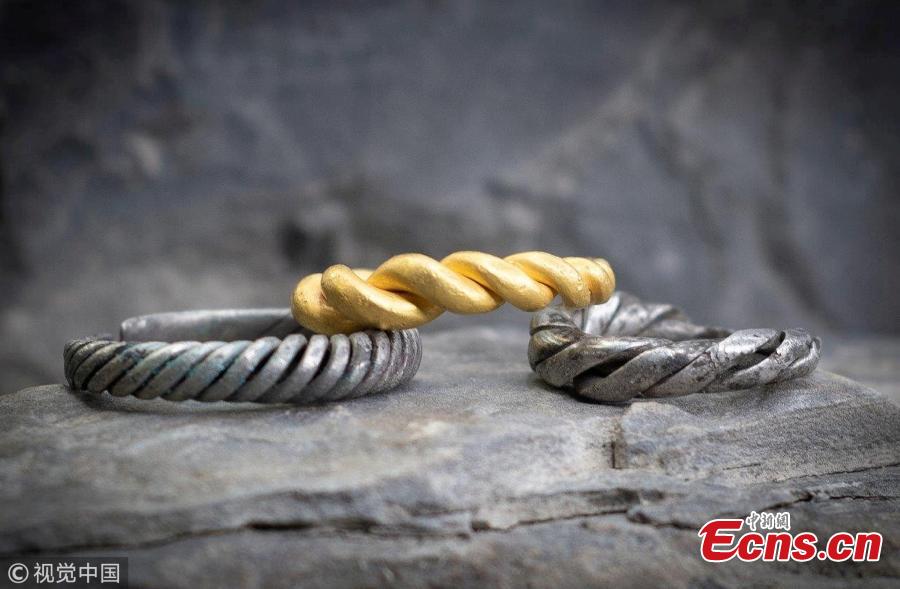 A huge collection of more than 50 ancient Roman, Greek, Viking and medieval rings, once owned by a Leicester gas engineer, are expected to raise between 80,000 pound and 100,000 pound at auction. The collection is being auctioned by the grandson of the man, who lived in the Allandale Road area of Stoneygate, in the city for almost 40 years, from the 1960s until his death, aged 93, in 2003. The ancient haul of 54 rings was gathered in the late 1950s and early 1960s. (Photo/VCG)