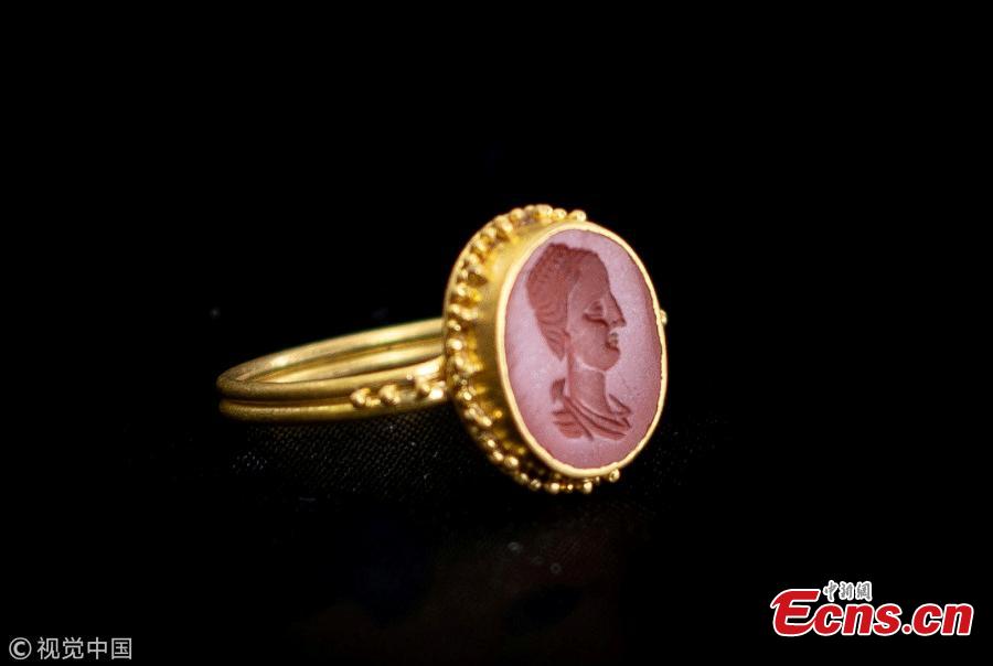 A Roman gold ring from the 2nd century AD features Vibia Sabina, the wife of Emperor Hadrian who built Hadrian’s Wall. (Photo/VCG)
