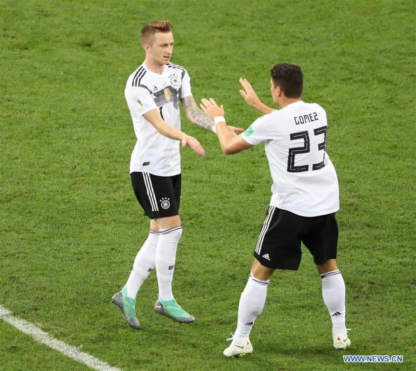 Marco Reus (L) of Germany celebrates scoring with teammate Mario Gomez during the 2018 FIFA World Cup Group F match between Germany and Sweden in Sochi, Russia, June 23, 2018. (Xinhua/Ye Pingfan)