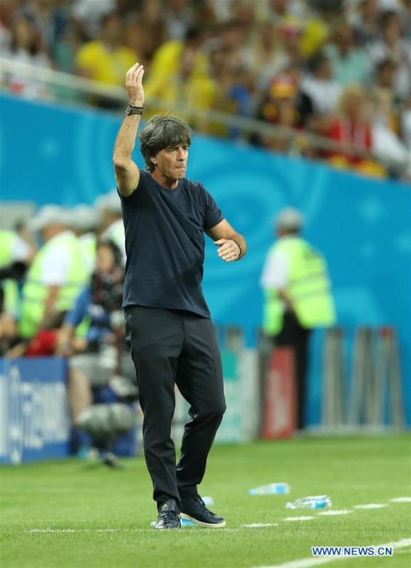 Head coach Joachim Loew of Germany gives instructions to players during the 2018 FIFA World Cup Group F match between Germany and Sweden in Sochi, Russia, June 23, 2018. (Xinhua/Fei Maohua)