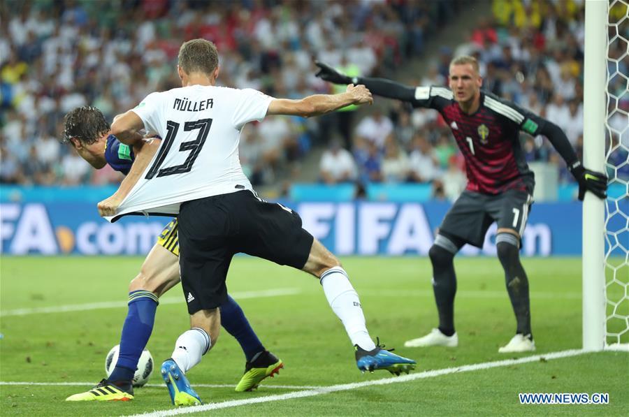 Thomas Mueller (C) of Germany competes during the 2018 FIFA World Cup Group F match between Germany and Sweden in Sochi, Russia, June 23, 2018. (Xinhua/Fei Maohua)