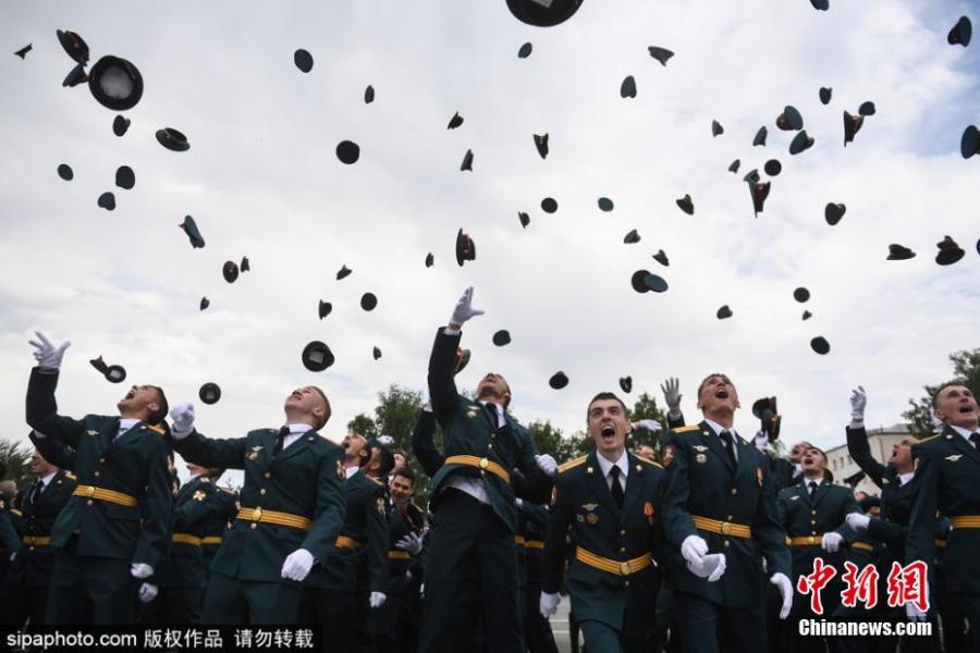 Young officers gather for a graduation ceremony at the Novosibirsk Military Institute of the Russian National Guard, June 23, 2018. (Photo/SipaPhoto)