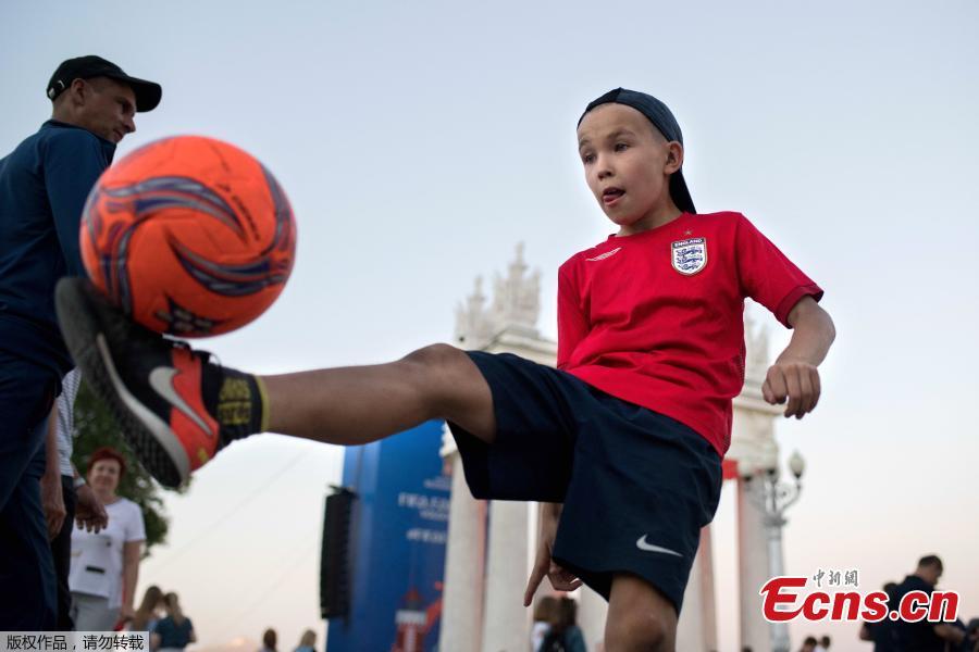 A boy shows his football skills in Volgograd, Russia, June 20, 2018. (Photo/Agencies)