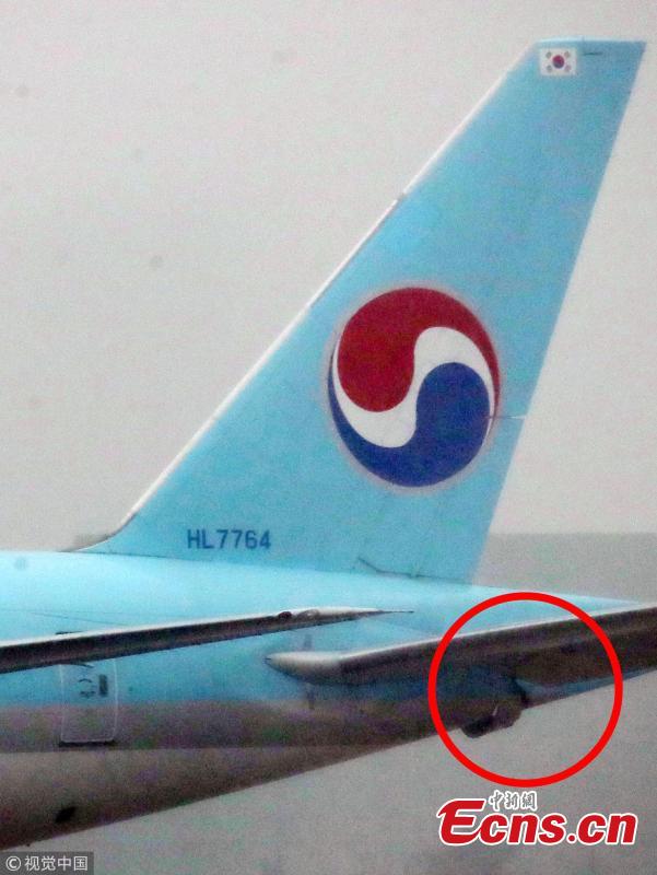 Two airplanes collide at an airport in Gimpo in western Seoul, causing damage to part of the jets, Juen 26, 2018. A passenger jet of the Korean Air, a flagship South Korean air carrier, hit its rear against a wing of the Asiana Airlines airliner. However, there has been no casualty. (Photo/VCG)