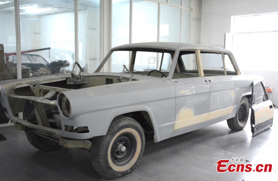 A classic car is repaired at Dalian Jingdian Auto Culture Center in Dalian City, Liaoning Province, June 26, 2018. The center has hundreds of classic cars under maintenance, including a car donated by Stalin to Mao Zedong and a 1932 Rolls-Royce 20/25 car. Center founder Han Yeguang said all the classic cars were either from foreign museums or private collectors, and the time taken to restore each vehicle ranged from six months to four years. (Photo: China News Service/Yang Yi)