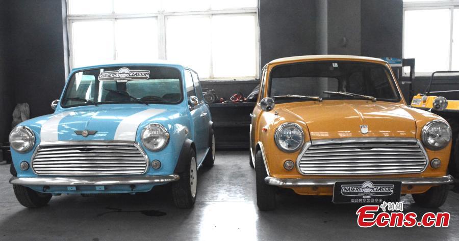Two classic cars on show at Dalian Jingdian Auto Culture Center in Dalian City, Liaoning Province, June 26, 2018. The center has hundreds of classic cars under maintenance, including a car donated by Stalin to Mao Zedong and a 1932 Rolls-Royce 20/25 car. Center founder Han Yeguang said all the classic cars were either from foreign museums or private collectors, and the time taken to restore each vehicle ranged from six months to four years. (Photo: China News Service/Yang Yi)