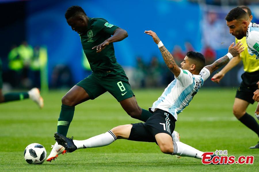 Argentina\'s Marcos Rojo celebrates after the World Cup match between Nigeria and Argentina in Saint Petersburg Stadium, Saint Petersburg, Russia, June 26, 2018. (Photo: China News Service/Fu Tian)