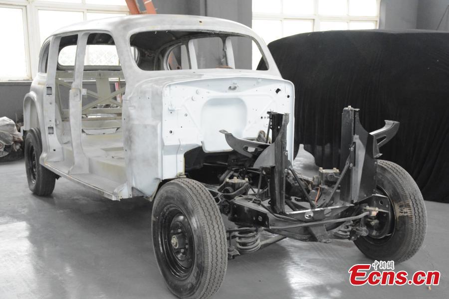 A classic car is repaired at Dalian Jingdian Auto Culture Center in Dalian City, Liaoning Province, June 26, 2018. The center has hundreds of classic cars under maintenance, including a car donated by Stalin to Mao Zedong and a 1932 Rolls-Royce 20/25 car. Center founder Han Yeguang said all the classic cars were either from foreign museums or private collectors, and the time taken to restore each vehicle ranged from six months to four years. (Photo: China News Service/Yang Yi)
