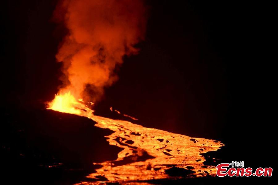 Lava flows down the Sierra Negra volcano on Isabela Island in the Galapagos Archipelago about 1000 km off the Ecuadorean coast in the Pacific Ocean, early on June 27, 2018. (Photo/VCG)