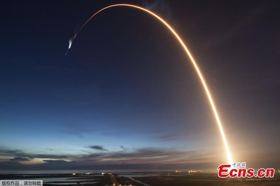 This SpaceX photo obtained from NASA on July 1, 2018 shows at 5:42 a.m. EDT June 29, 2018, SpaceX\'s Dragon spacecraft as it lifted off on a Falcon 9 rocket from Space Launch Complex 40 at Cape Canaveral Air Force Station in Florida on June 29, 2018. Dragon is carrying more than 5,900 pounds of research, equipment, cargo and supplies that will support dozens of scientific investigations aboard the International Space Station. NASA astronauts Ricky Arnold and Drew Feustel will use the space station’s Canadarm2 robotic arm to capture Dragon when it arrives at the station on July 2, 2018. (Photo/Agencies)
