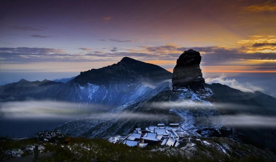 A file photo of Fanjing Moutain in Guizhou.  (Photo provided by Zhou Wenqing)

Fanjing Mountain in Southwest China\'s Guizhou province was added to UNESCO\'s World Natural Heritage list at the 42nd session of the World Heritage Committee in Manama, Bahrain, on Monday.

Fanjing Mountain is home to an array of wildlife. Currently, 31 endangered plants and 19 threatened animals live in this protected area.

China now has 53 sites inscribed on the UNESCO World Heritage list.