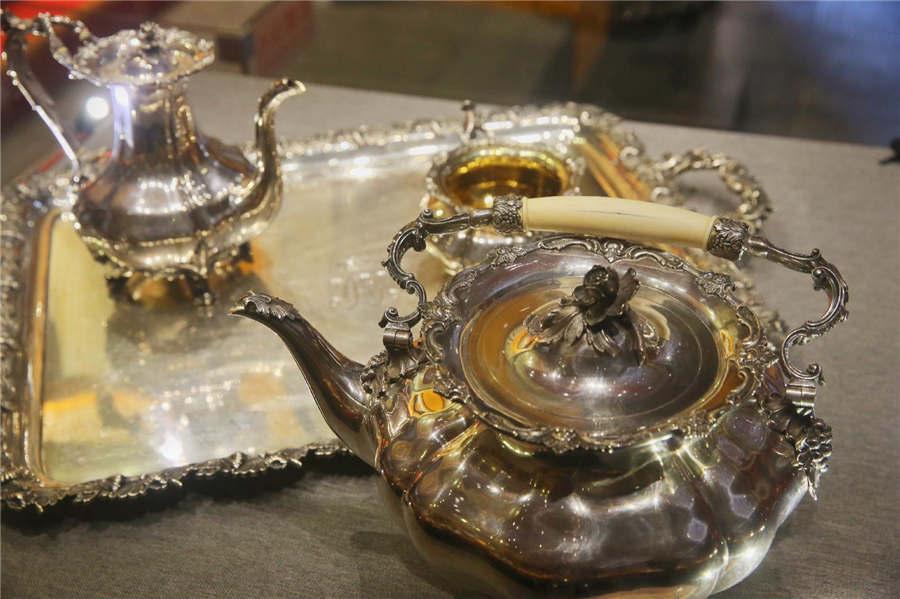 An exhibition titled A Date with the Summer Palace is held at the Beijing Summer Palace.  (Photo/China Daily)
