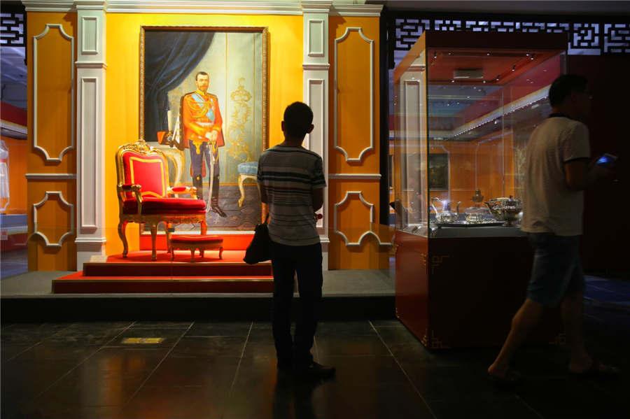An exhibition titled A Date with the Summer Palace is held at the Beijing Summer Palace.  (Photo/China Daily)