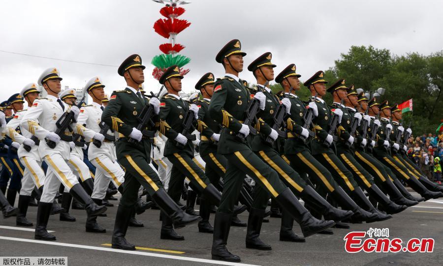 China\'s PLA honor guard soldiers take part in a military parade marking Independence Day in Minsk, Belarus, July 3, 2018. (Photo/Agencies)