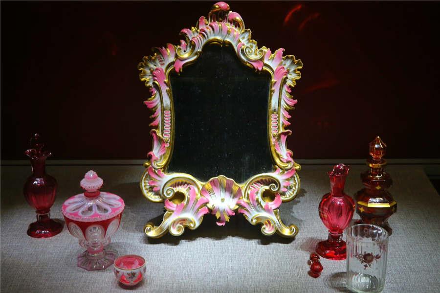 An exhibition titled A Date with the Summer Palace is held at the Beijing Summer Palace.  (Photo/China Daily)