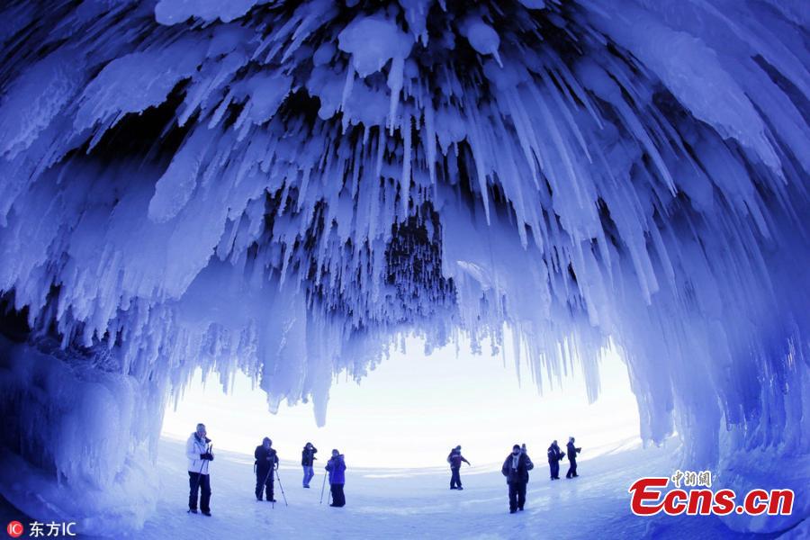 This photo taken Feb. 2, 2014, shows the wonders of the Ice Caves of the Apostle Islands National Lakeshore in in northern Wisconsin.(Photo/IC)