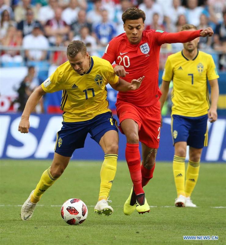 Dele Alli (R front) of England vies with Viktor Claesson of Sweden during the 2018 FIFA World Cup quarter-final match between Sweden and England in Samara, Russia, July 7, 2018. (Xinhua/Li Ming)