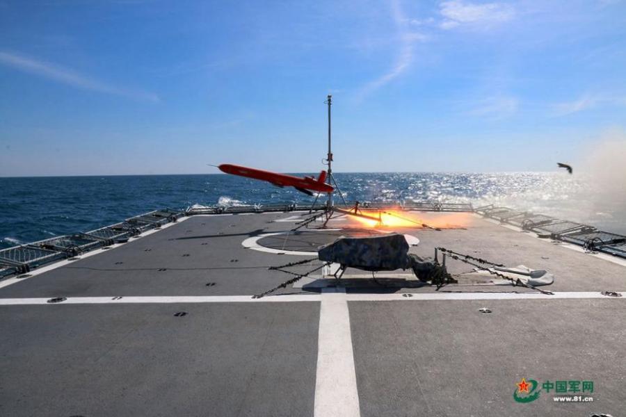 A frigate division of the South China Sea Fleet of the PLA Navy, including the Meizhou, Luoyang, and Mianyang ships, undertakes a live-fire drill in the South China Sea from July 5 to 7 to enhance combat capabilities. (Photo/81.cn)