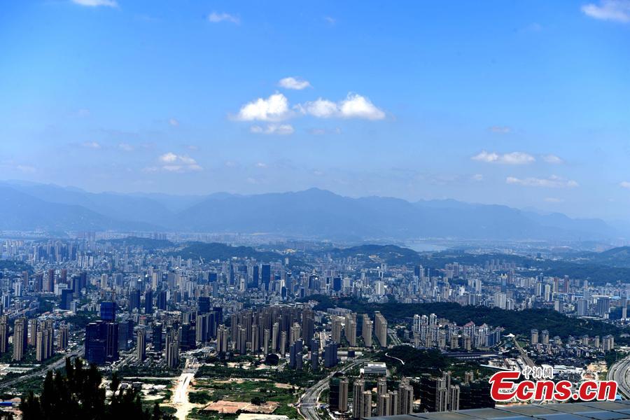 Photo taken on July 10, 2018 shows blue sky over Fuzhou, Fujian Province, before super typhoon Maria arrives.  Maria is expected to make landfall in the northeastern part of Taiwan and central Fujian Province on the morning of July 11.  (Photo: China News Service/Wang Dongming)