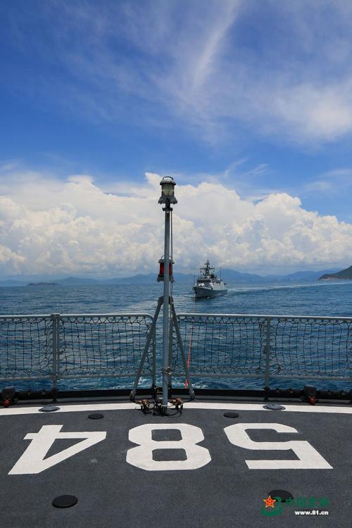 A frigate division of the South China Sea Fleet of the PLA Navy, including the Meizhou, Luoyang, and Mianyang ships, undertakes a live-fire drill in the South China Sea from July 5 to 7 to enhance combat capabilities. (Photo/81.cn)