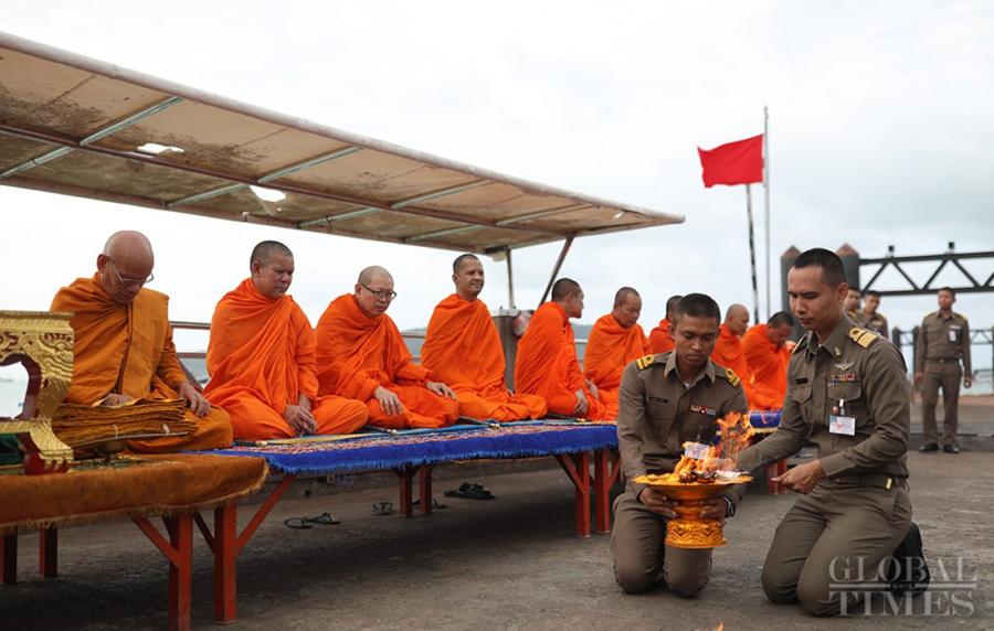 Buddhist monks, families of the victims, representatives from the Phuket government and the army attended the ceremony. (Photo: Cui Meng/GT)