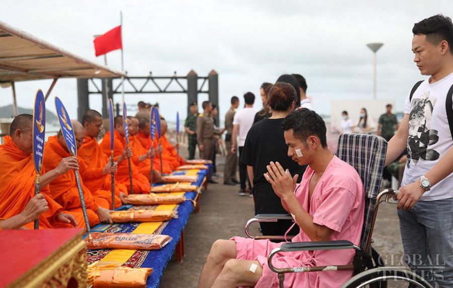 The ceremony lasted for 1 hour. Families were unwilling to leave after the ceremony ended. (Photo: Cui Meng/GT)