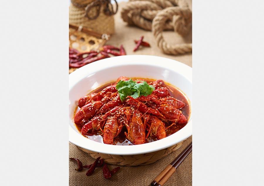 Spicy crayfish by the Shanghai Classical Hotel. [(Photo provided to chinadaily.com.cn)

The delicacy is evidently also a favorite among soccer fans during the ongoing World Cup in Russia. Some 100,000 crayfish from Hubei province have been transported to Russia during the tournament period.

According to a report released by the China Cuisine Association earlier this year, China\'s favorite dish of 2017 was the crayfish, which had a market value exceeding $14 billion.
