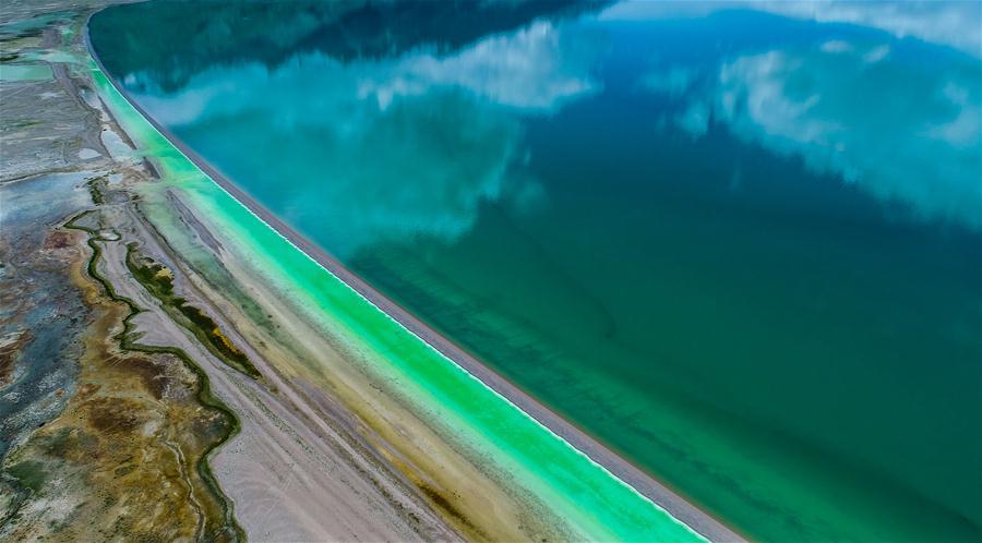 Photo taken on June 26, 2017 shows an aerial view of Tangra Yumco Lake in Nagqu, southwest China\'s Tibet Autonomous Region.(Xinhua/Purbu Zhaxi)