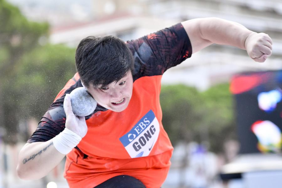 Gong Lijiao in action during the IAAF Diamond League Monaco meeting on July 19, 2018. (Photo/Xinhua)
China\'s Gong Lijiao displayed her consistency into the 2018 season with her victory in the women\'s shot put at the IAAF Diamond League Monaco meeting on Thursday, while the men\'s shot put title went to Olympic champion Ryan Crouser of the United States.
Defending world champion Gong won the title last Sunday at the Athletics World Cup in London, and established a world-leading 20.38m in June.