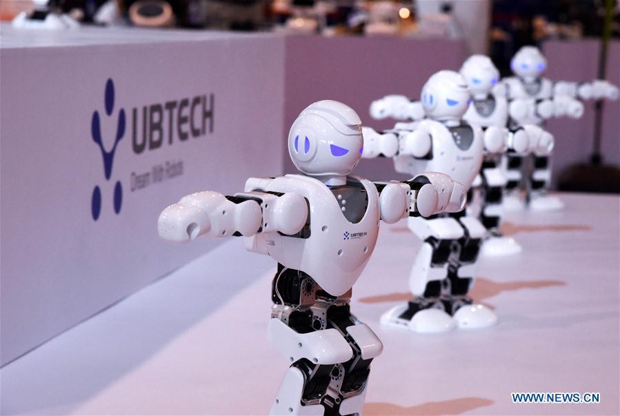 Photo taken on July 21, 2018 shows robots at the 2018 China International Consumer Electronics Show in Qingdao, east China\'s Shandong Province. The four-day electronics show kicked off on Friday. (Xinhua/Li Ziheng)
