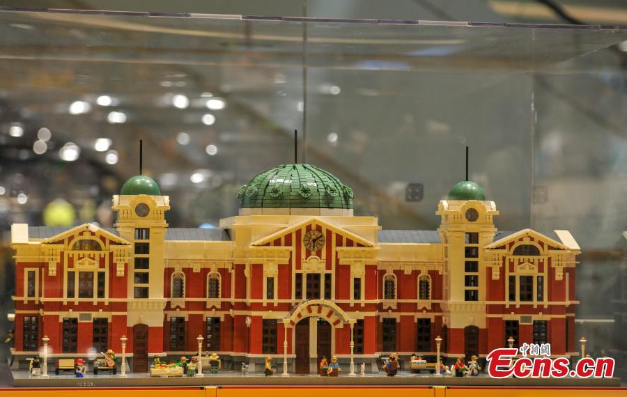 A replica of the Shenyang Railway Station made using Lego pieces is on display at a shopping mall in Shenyang City, Northeast China’s Liaoning Province, July 23, 2018. The model used 40,000 Lego pieces to vividly represent scenes near the station, including the breakfast stalls and busy street. (Photo: China News Service/Yu Haiyang)